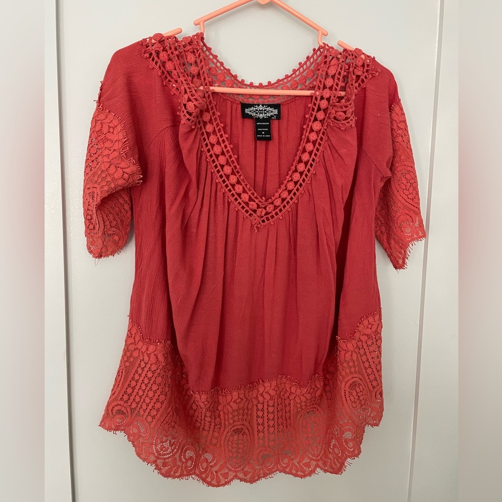 Oliver by oscio Women’s boho burnt orange lace top Size Medium